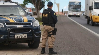 Veículo furtado é recuperado pela PRF e PM (Foto: Agência PRF/SE)