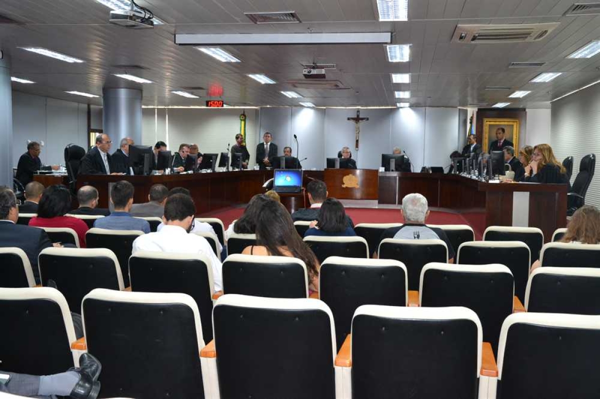 Maioria dos desembargadores manifesta voto pela prisão imediata dos deputados (Foto: Portal Infonet)