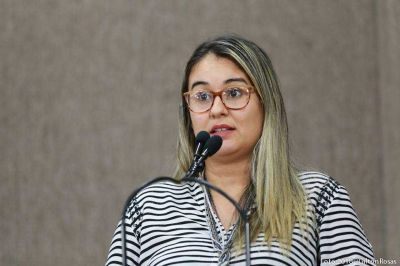 Kitty Lima começa a coletar assinaturas para instauração da CPI do Forró Caju (Foto: Gilton Rosas)