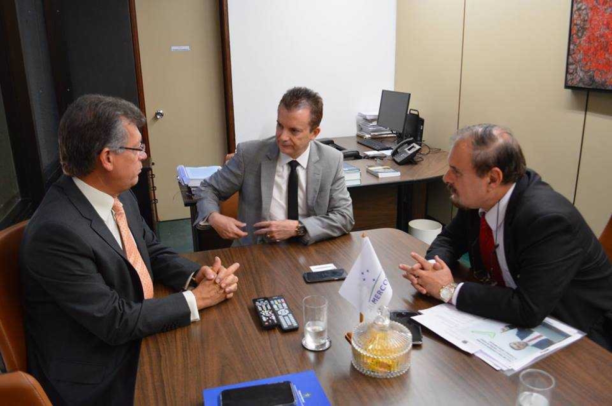 Laércio Oliveira e Celso Russomanno discutem aumento de taxas caso Cadastro Positivo não mude  (Foto: Assessoria Laércio Oliveira)