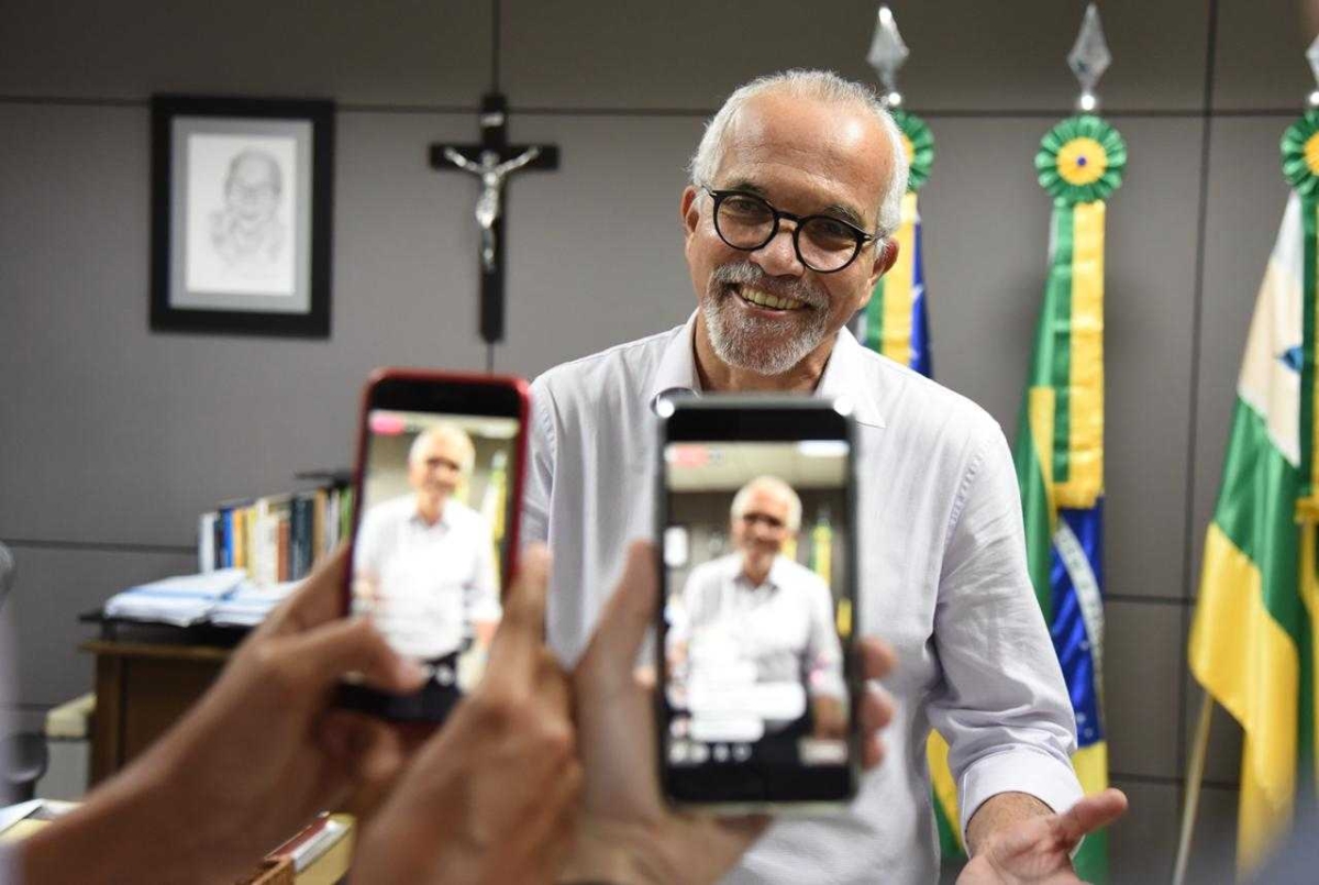 Prefeito de Aracaju anuncia pagamento da segunda parcela do 13º salário (Foto: Ana Lícia Menezes/ PMA)