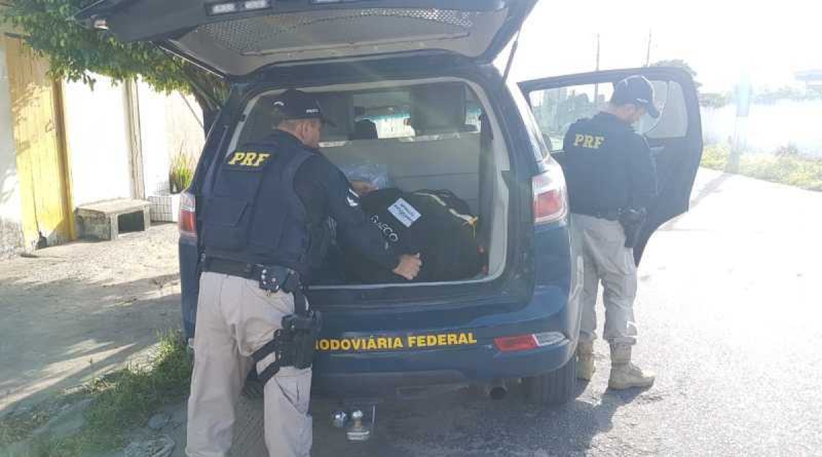 PRF participa de operação que desarticulou organização criminosa responsável por desviar milhões da saúde (Foto: Agência PRF/ Nucom BA)
