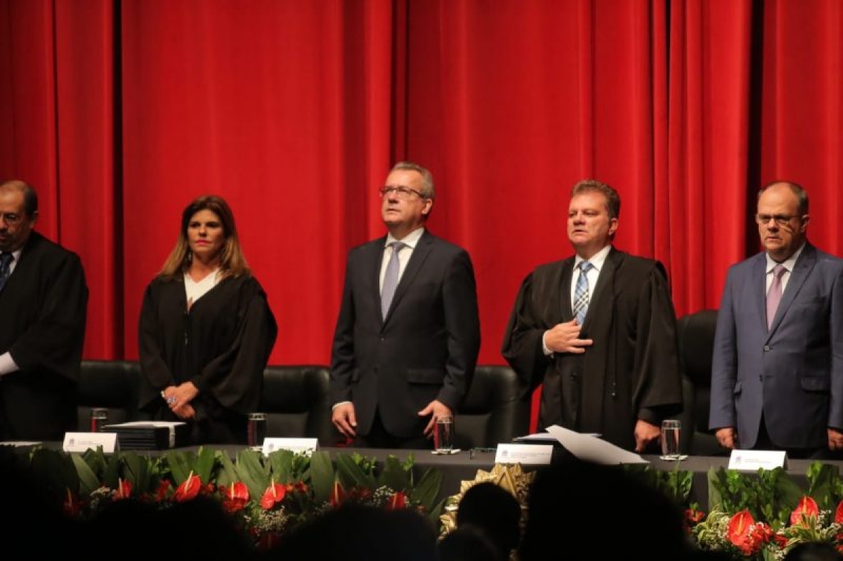 Deputados reeleitos são diplomados pelo TRE de Sergipe (Foto: César de Oliveira/ Rede Alese)