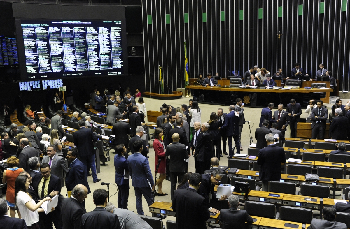 Proposta orçamentária prevê salário mínimo de R$ 1.006 em 2019, aumento de 5,45% sobre o atual (R$ 954). Pelo terceiro ano consecutivo, as despesas mais importantes estarão limitadas a um teto de gastos, que será de R$ 1,4 trilhão (Foto: Luis Macedo/ Câmara dos Deputados)
