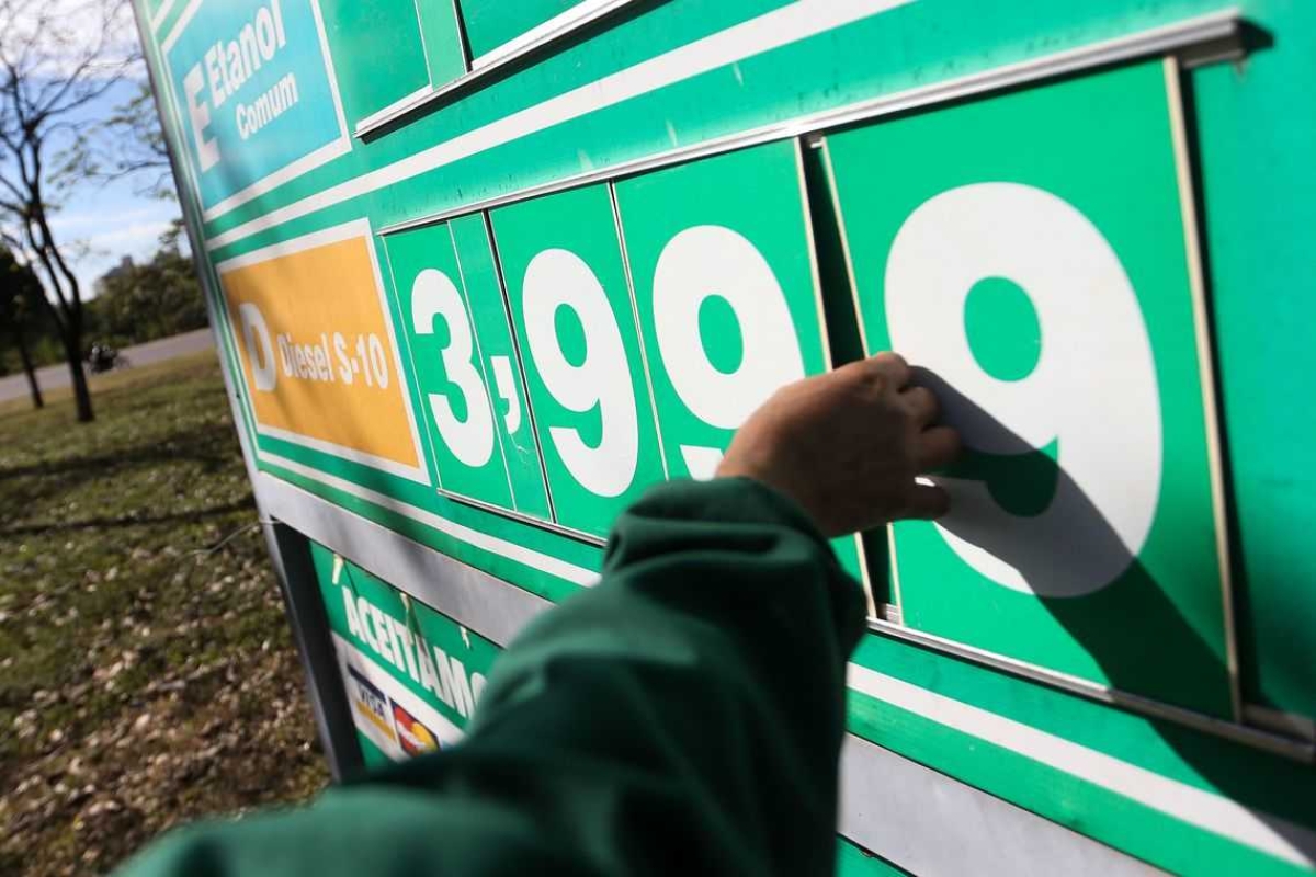 Subsídio chega ao fim e diesel sobe 2,5% nas refinarias no dia 1º (Foto: Marcelo Camargo/ Agência Brasil)