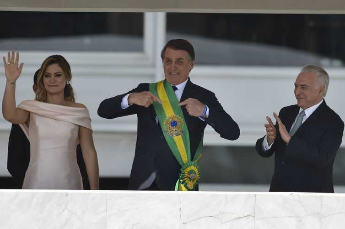 Jair Bolsonaro recebeu a faixa de Michel Temer (Foto: Marcelo Camargo/ Agência Brasil)
