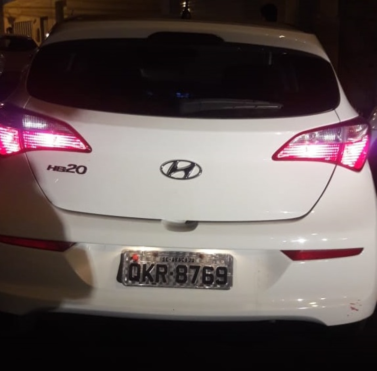 Carro usado para matar homem foi roubado na sexta-feira no bairro Santo Antonio (Foto: Portal Infonet)