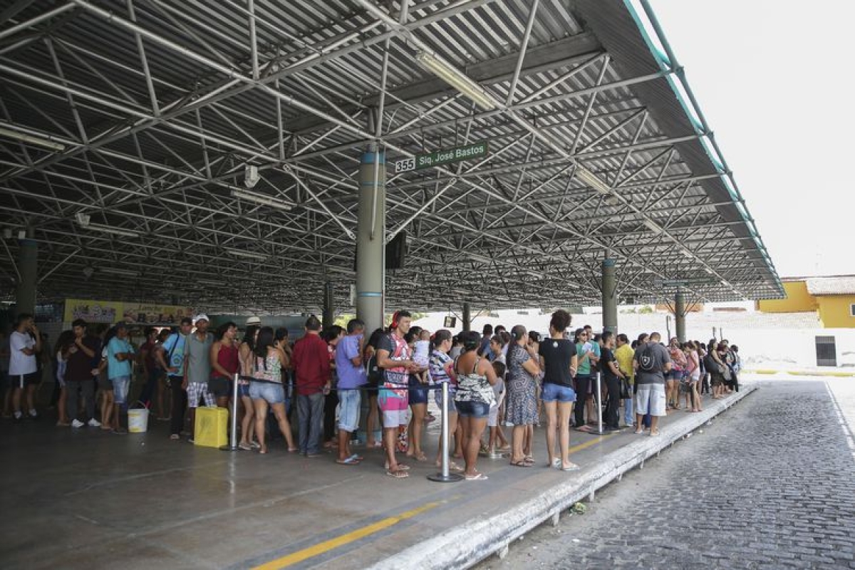 Sistema de transporte público de Fortaleza e da região metropolitana opera abaixo do normal (Foto: José Cruz/ Agência Brasil)