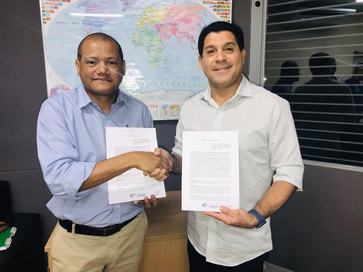 Assinatura do Termo de Cooperação que inclui a Adema no Portal Agiliza Sergipe foi feita nesta terça-feira, 15, entre os presidentes dos dois órgãos (Foto: Jucese)