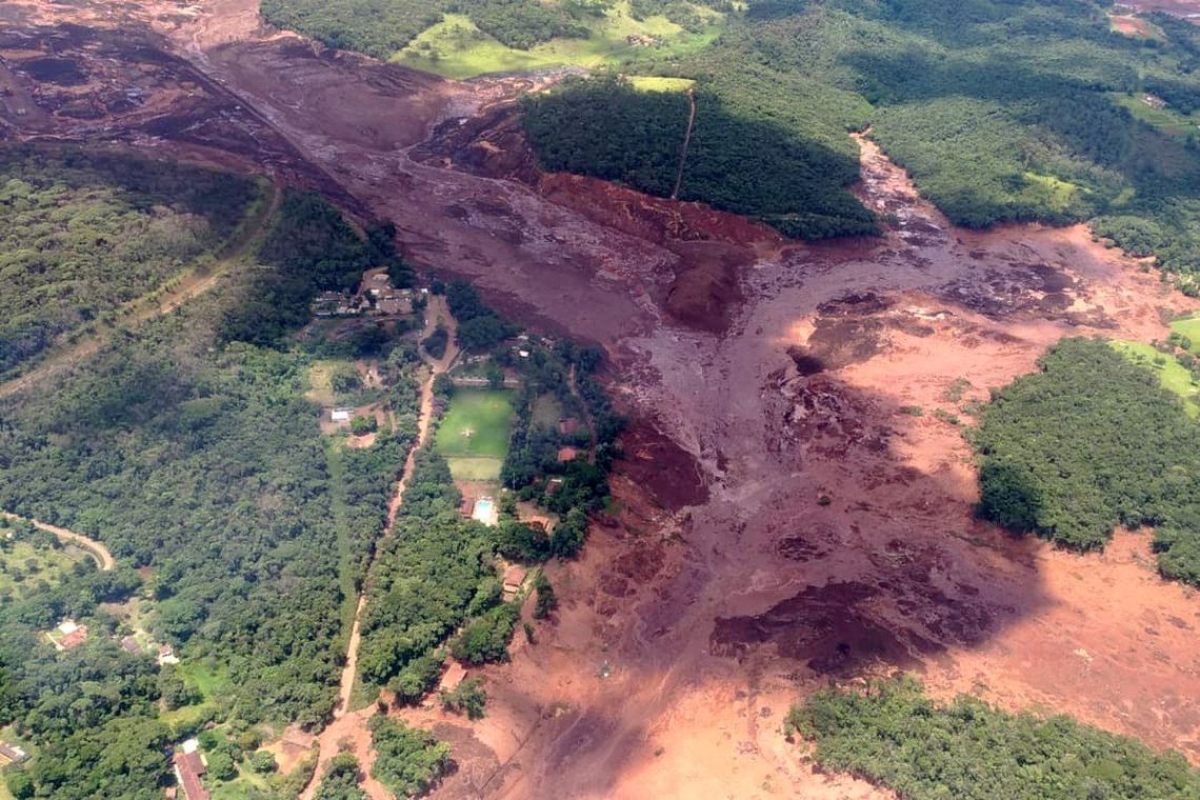 Brumadinho (MG): Rejeito atingiu o Rio Paraopeba, diz Corpo de Bombeiros (Foto: Divulgação/ Corpo de Bombeiros)