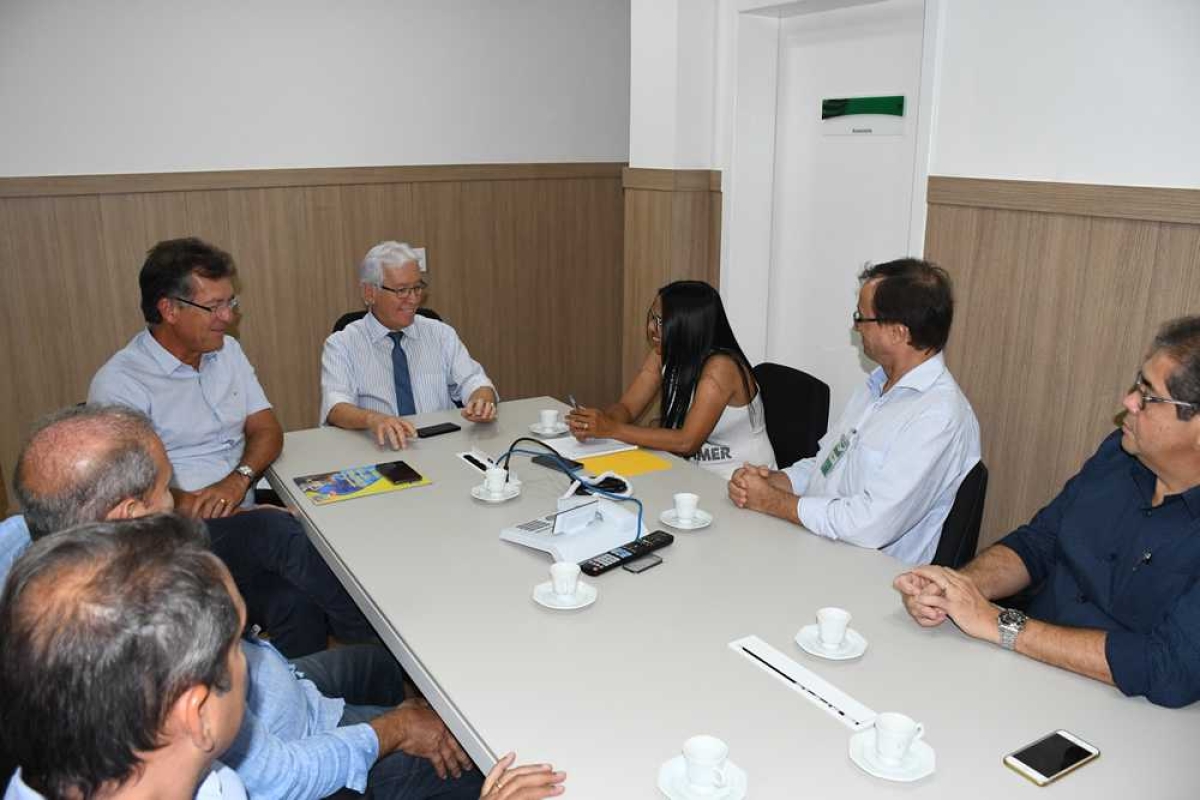 Presidente da Fecomércio e segmento de material de construção sugerem ao Banese linha de crédito para alavancar o setor (Foto: Assessoria Laércio Oliveira)