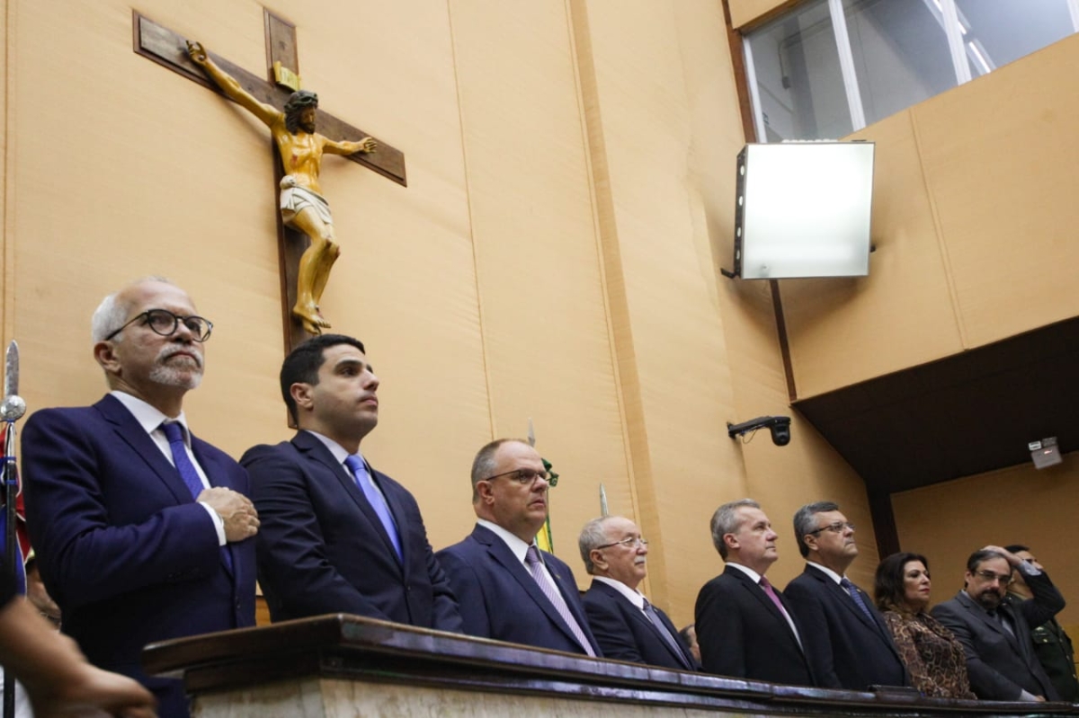 Governador de Sergipe participa de posse dos deputados estaduais e convida Zezinho Sobral para líder do governo (Foto: Marco Vieira/ ASN)
