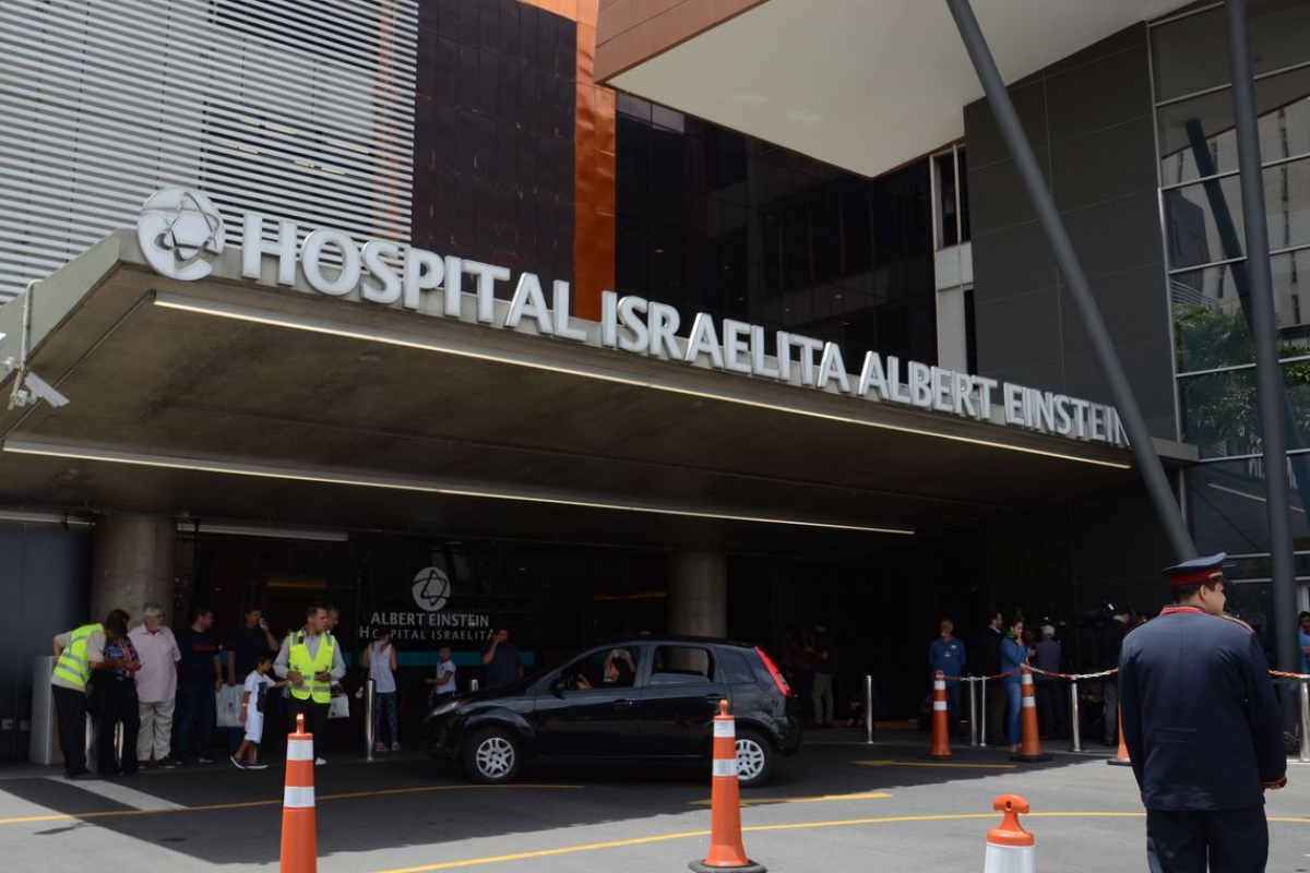 Jair Bolsonaro tem previsão de alta adiada e terá que tomar antibióticos (Foto: Rovena Rosa/ Agência Brasil)