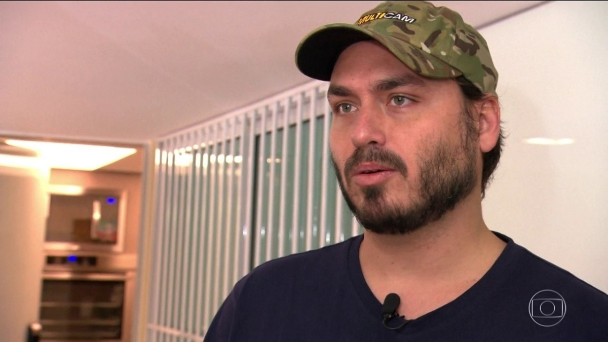 Carlos Bolsonaro desmente Bebianno e governo enfrenta primeira crise (Imagem: Reprodução de vídeo/ Jornal Nacional)