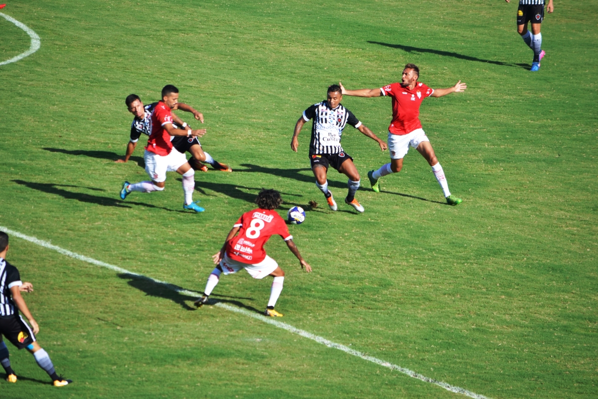 Sergipe e Botafogo: muitos erros, pouca inspiração e alvirrubro na lanterna (Foto: Igor Matheus/ Portal Infonet)