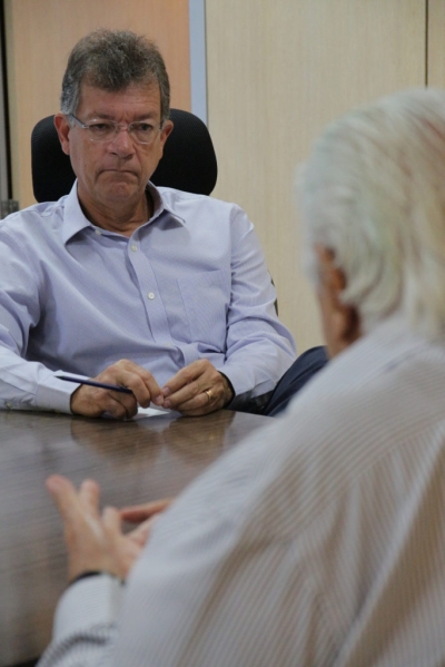 Laércio Oliveira discute com empresários problemas da construção civil (Foto: Fecomércio/SE)