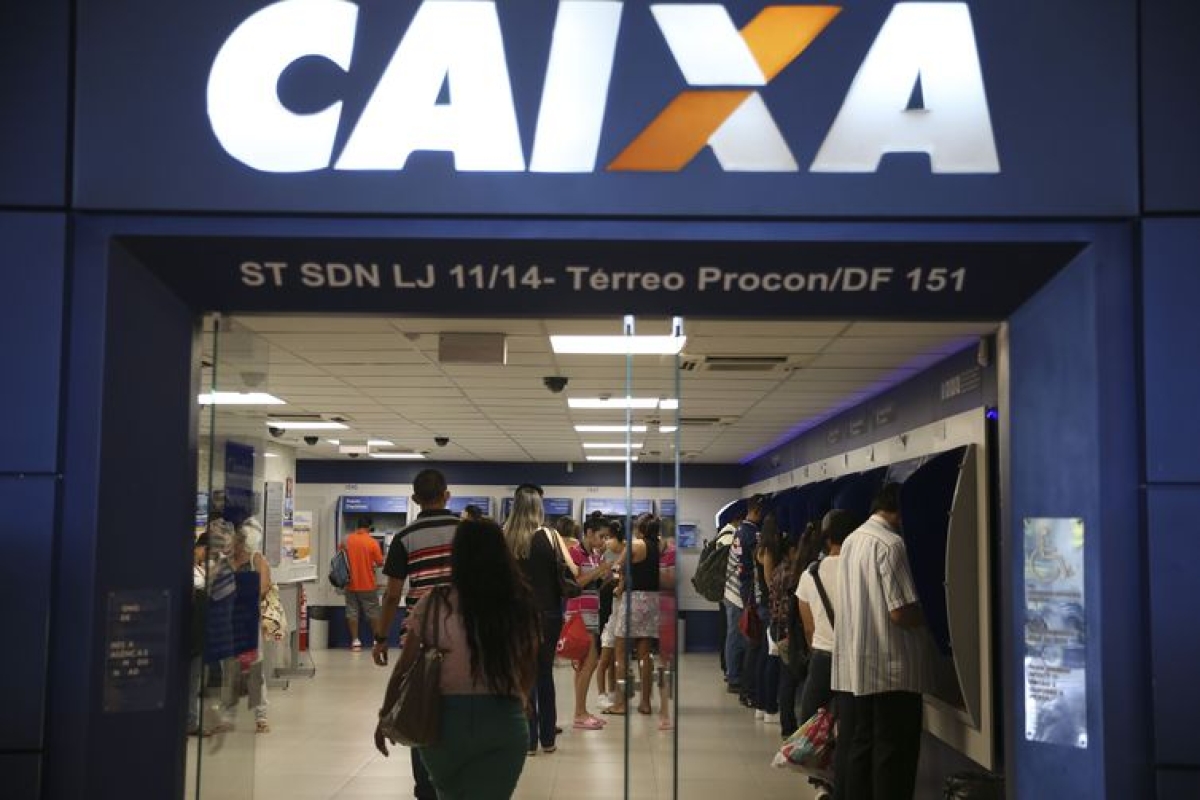 Abono salarial do PIS começa a ser pago esta semana a trabalhadores da iniciativa privada nascidos em março e abril. Crédito em conta para correntistas da Caixa será feito amanhã   (Foto: José Cruz/ Agência Brasil)