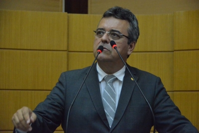 Luciano Pimentel lembra de emendas rejeitadas para fortalecer os matadouros (Foto: Jadilson Simões/ Rede Alese) Luciano Pimentel lembra de emendas rejeitadas para fortalecer os matadouros (Foto: Jadilson Simões/ Rede Alese)