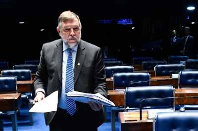 Projeto do senador Flávio Arns quer trazer benefícios fiscais às famílias com portadores de doenças raras (Foto: Roque de Sá/ Agência Senado)