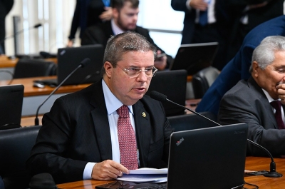 Relator da PEC, senador Antonio Anastasia detalhou papel do TCU, que fará auditorias operacionais nas políticas públicas para avaliar seu custo-benefício e sugerir aperfeiçoamentos ao Executivo (Foto: Marcos Oliveira/ Agência Senado)