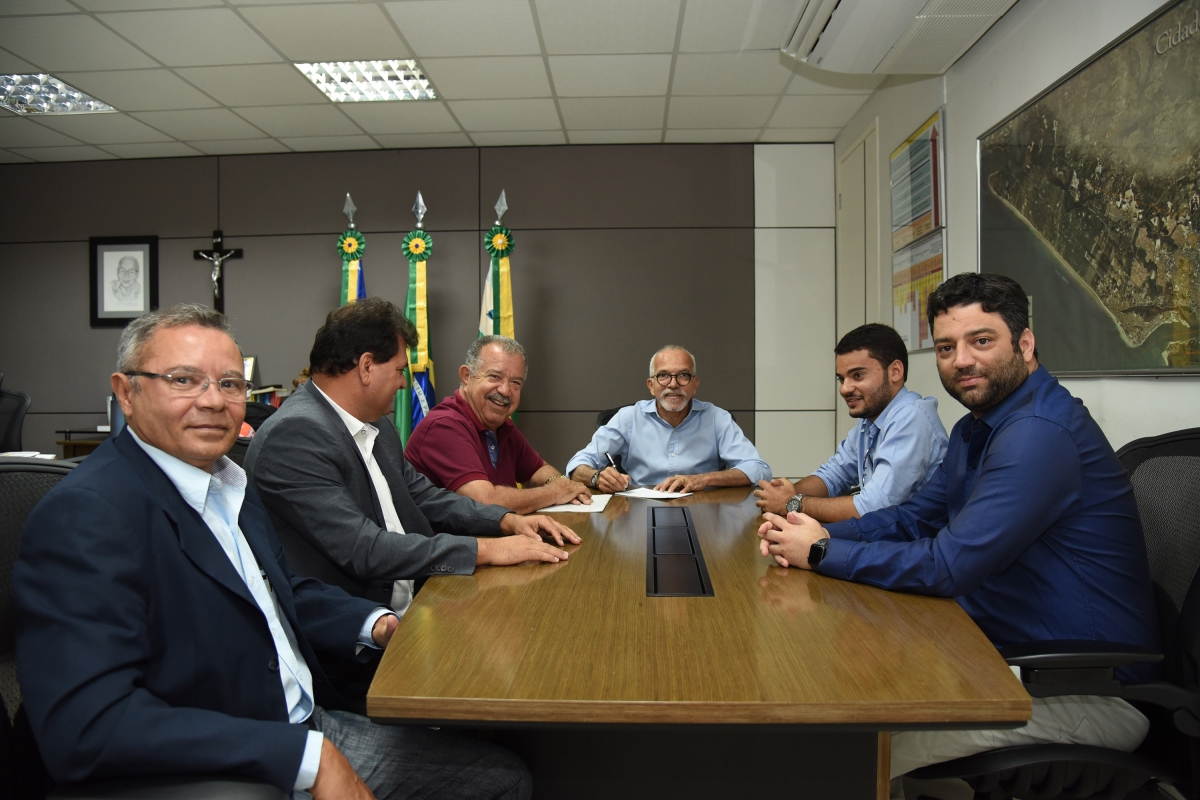 Prefeitura de Aracaju renova convênio de R$ 200 mil com Sergipe e Confiança (Foto: Ana Lícia Menezes/ PMA)