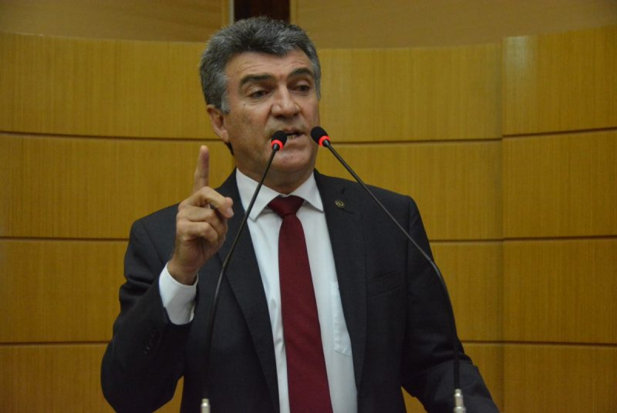 Garibalde Mendonça pede união de todos para evitar fusão do BNB (Foto: Jadilson Simões/ Rede Alese)