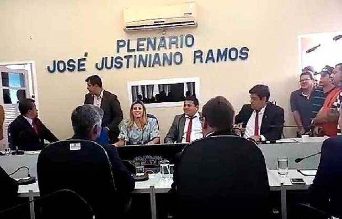 
Hilda Ribeiro toma posse como prefeita do município de Lagarto (Foto: Lagarto Como Eu Vejo)