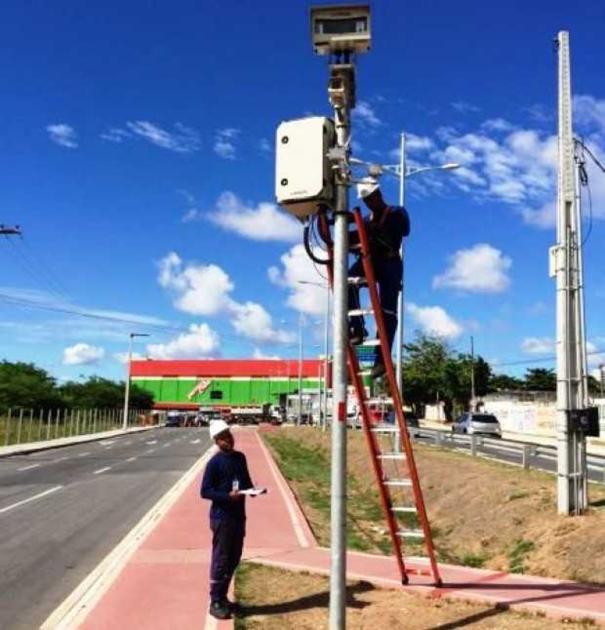 Radares da avenida Etelvino Alves de Lima começam a operar no dia 11 de março (Foto: SMTT/Aracaju)