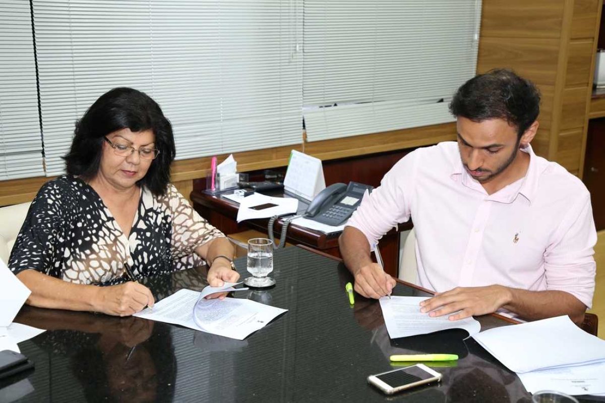 Conselheira do TCE Sergipe firma TAG com município de Dores para assegurar melhorias na área da saúde (Foto: TCE/SE)