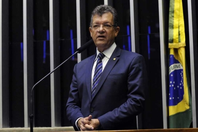 Oliveira: "O objetivo é garantir tratamento isonômico entre os profissionais da segurança privada e os demais agentes de segurança" (Foto: Cleia Viana/ Câmara dos Deputados)