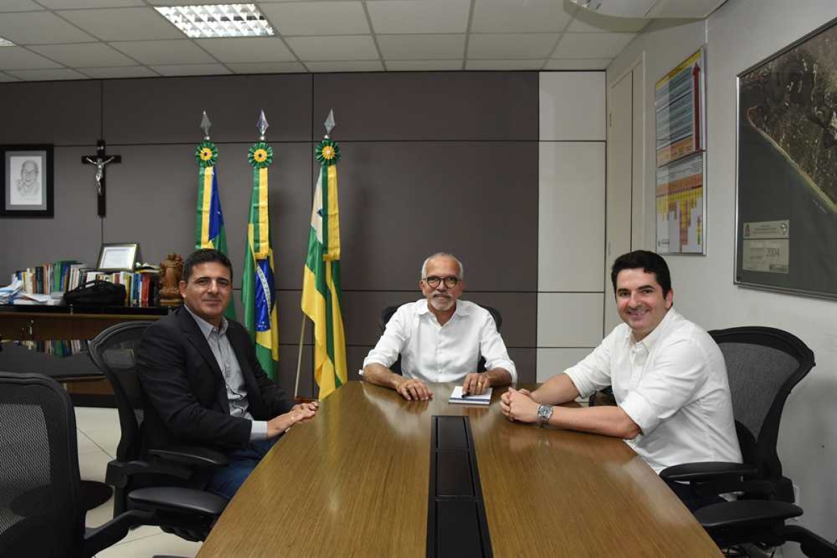 Prefeito de Aracaju anuncia Marlysson Magalhães como secretário da Indústria, Comércio e Turismo (Foto: Ana Lícia Menezes/ PMA)