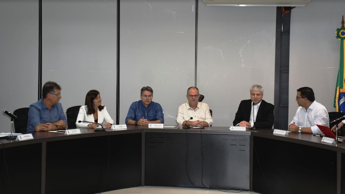 Laércio Oliveira sugere que seja dado um prazo maior para a empresa que for arrendar a Fafen (Foto: Assessoria Laércio Oliveira)