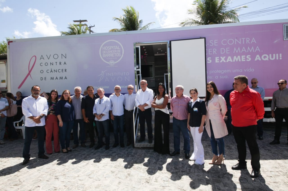 Belivaldo com Henrique Prata, presidente da fundação mantenedora do Hospital de Amor (Hospital de Câncer de Barretos) em visita ao Caism no início de março deste ano, ao lado da vice-governadora Eliane Aquino, do secretário de Saúde, Valberto Lima e do prefeito de Aracaju, Edvaldo Nogueira (Foto: Marco Vieira/ ASN)