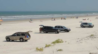 Justiça determina que circulação de veículos na Praia do Abaís seja coibida (Foto: JF/SE)