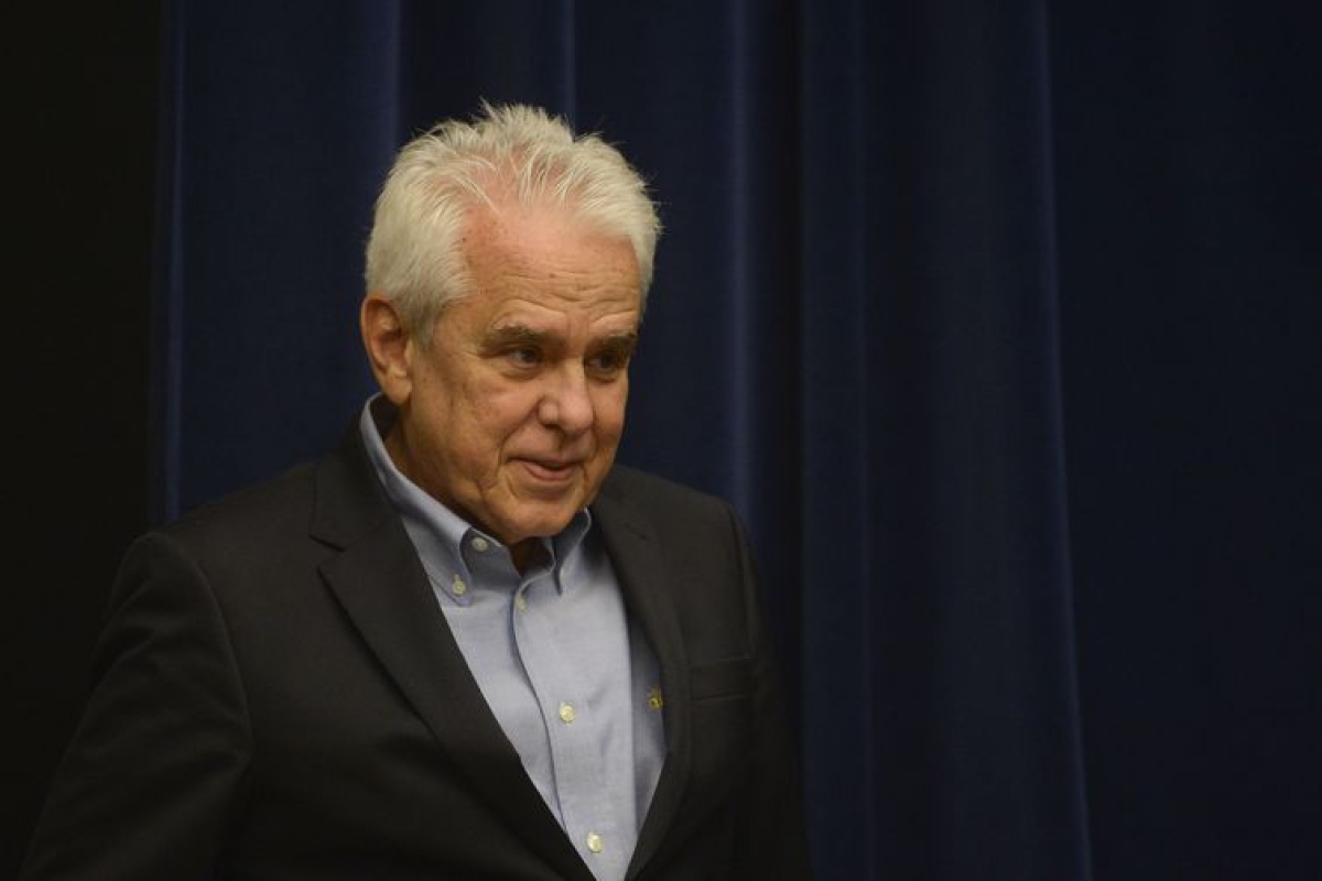O presidente da Petrobras, Roberto Castello Branco, anuncia reajuste de R$ 0,10 por litro do diesel nas refinarias (Foto: Fernando Frazão/ Agência Brasil)