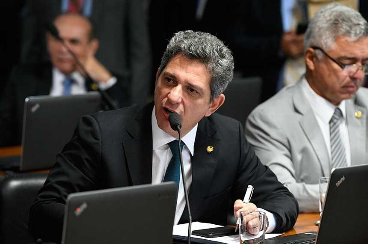 Senadores Rogério Carvalho e Major Olímpio (à dir.) pediram a audiência para discutir alterações nas aposentadorias, aumento de alíquotas de contribuição e reestruturação da carreira de militares (Foto: Pedro França/ Agência Senado)