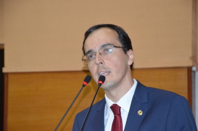 Georgeo Passos pede ao Governo informações sobre cortes de despesas no Huse (Foto: Assessoria Georgeo Passos)