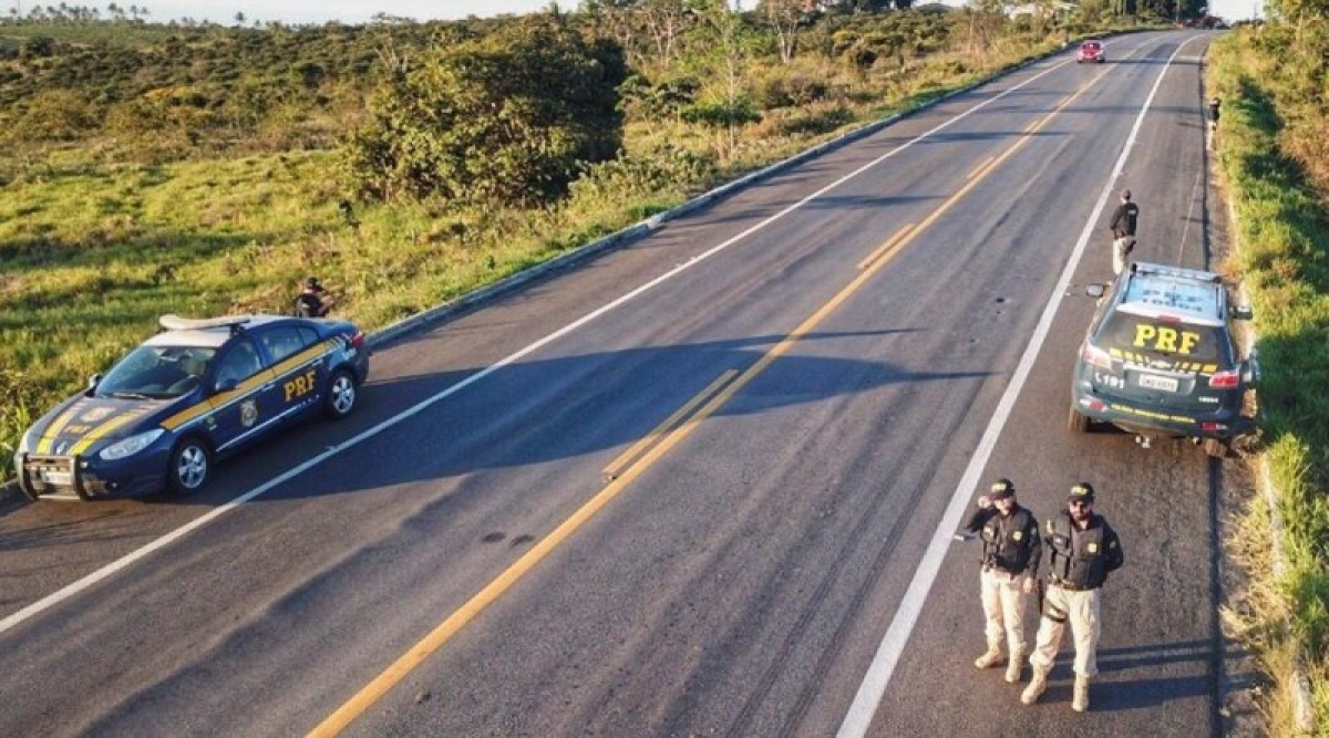 Acidente deixa seis pessoas feridas na BR 235 (Foto: PRF/SE)