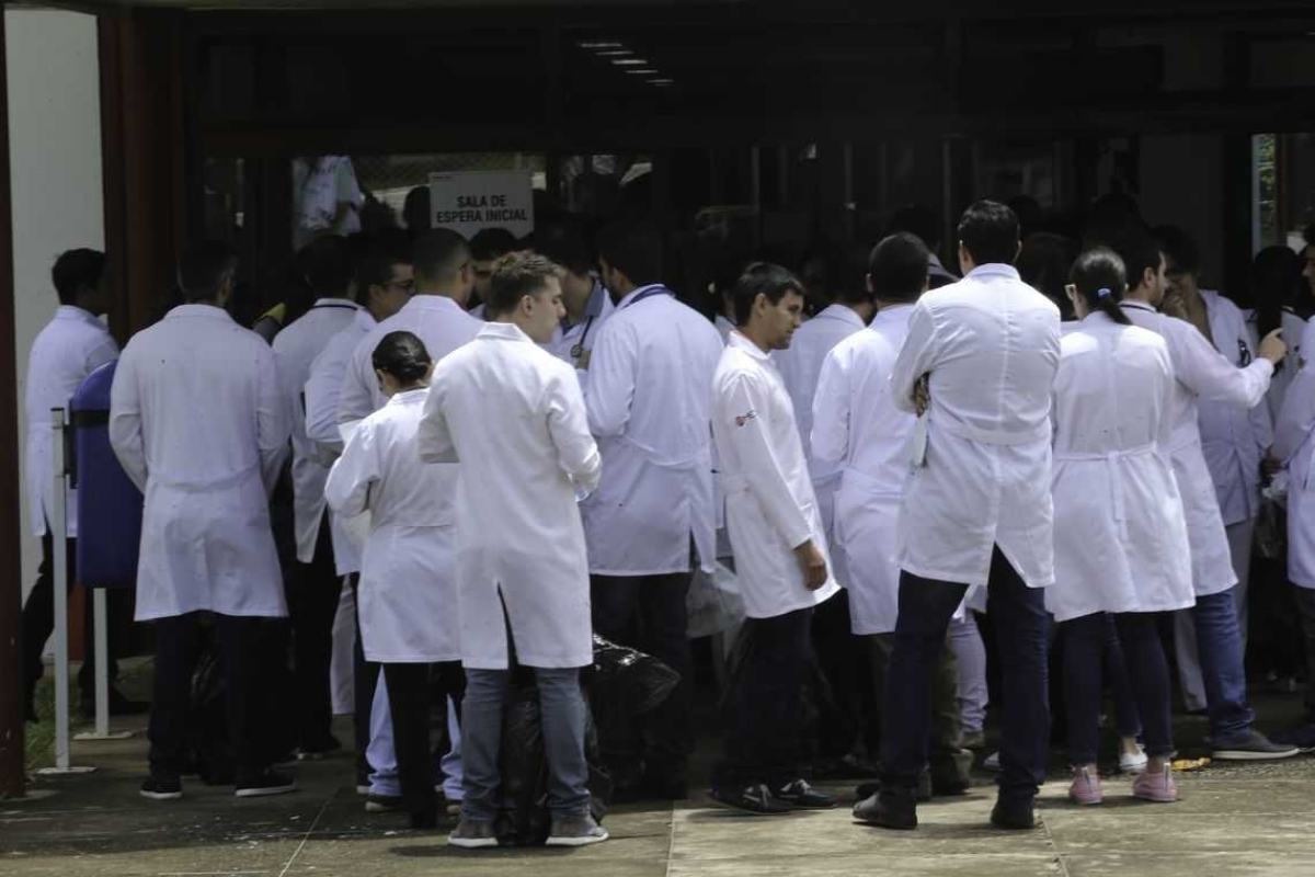 Novo Código de �?tica Médica entra em vigor na próxima terça-feira, 30/4 (Foto: Fabio Rodrigues Pozzebom/ Agência Brasil)
