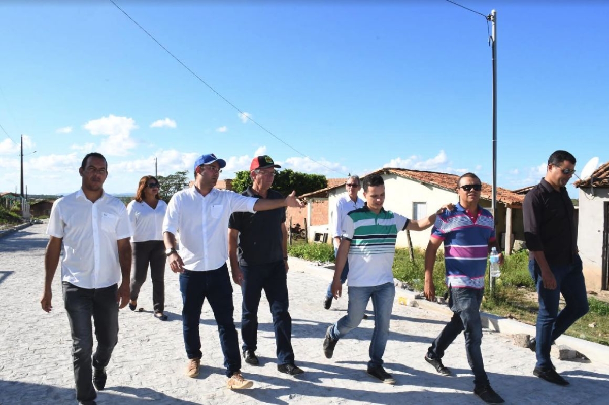 Laércio Oliveira visita obras em Campo do Brito feitas com recursos de emendas parlamentares (Foto: Site Laércio Oliveira)