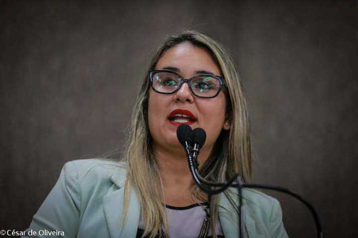 Kitty Lima volta a cobrar o fim gradativo das carroças (Foto: Assessoria Kitty Lima)