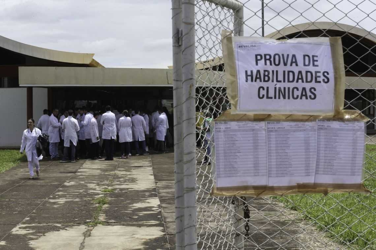MEC quer aperfeiçoar processo de revalidação do diploma de medicina (Foto: Fabio Rodrigues Pozzebom/ Agência Brasil)