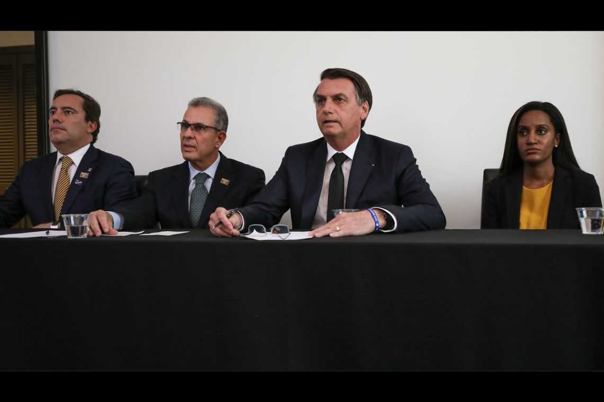 Cartão do Caminhoneiro entra em vigor no dia 20 de maio (Foto: Marcos Corrêa/ PR)