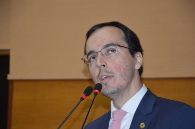 Georgeo Passos quer explicações sobre dinheiro gasto pela Setur com consultorias (Foto: Assessoria Georgeo Passos)