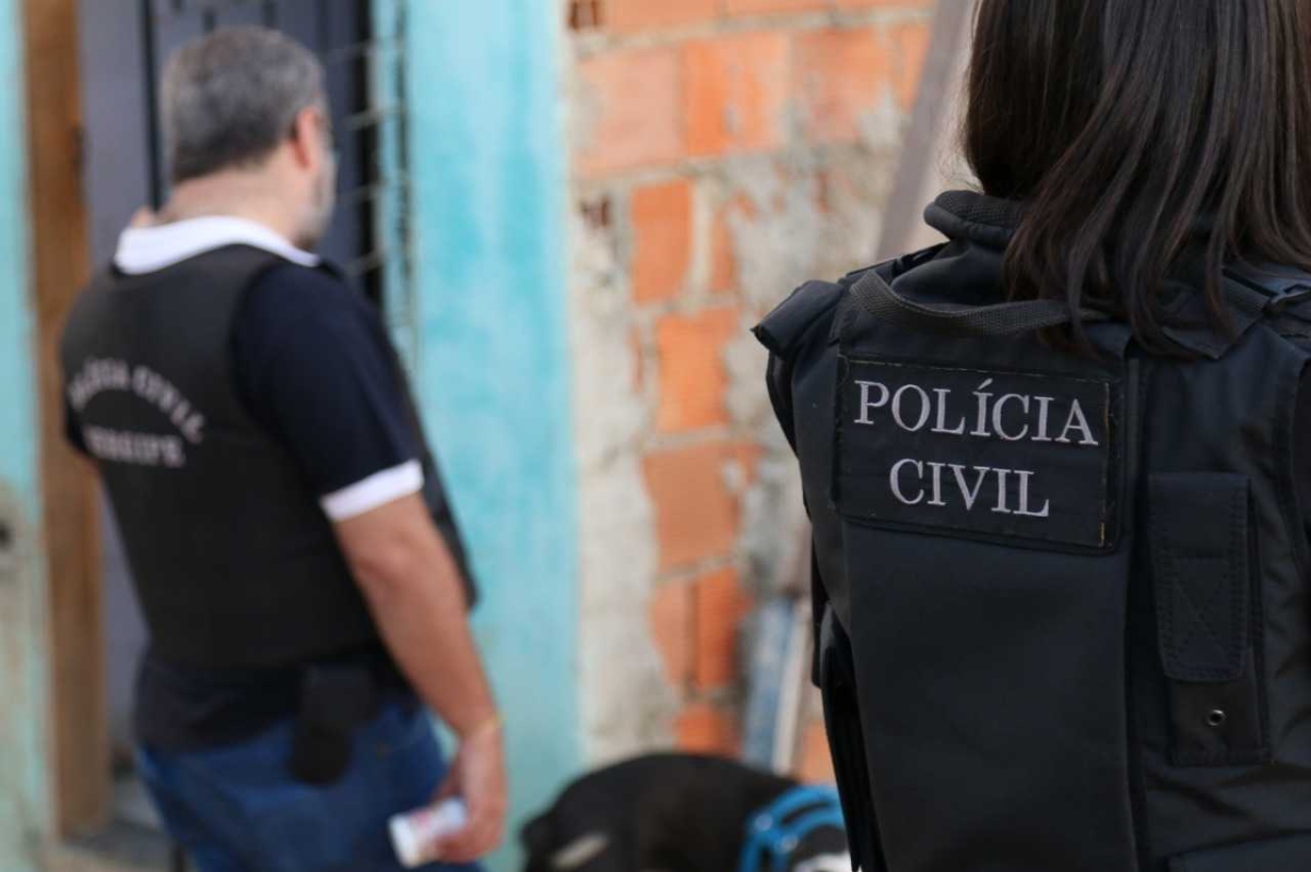 PC prende suspeitas de associação criminosa, uso de documentos falsos e estelionato (Foto: SSP/SE)