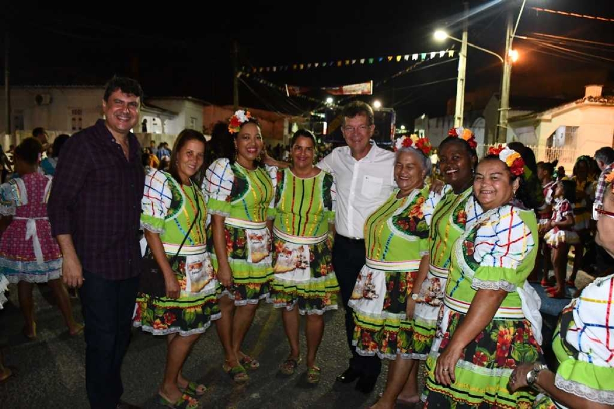 Laércio e André Graça durante o cortejo junino em Estância (Foto: Via Assessoria Laércio Oliveira)