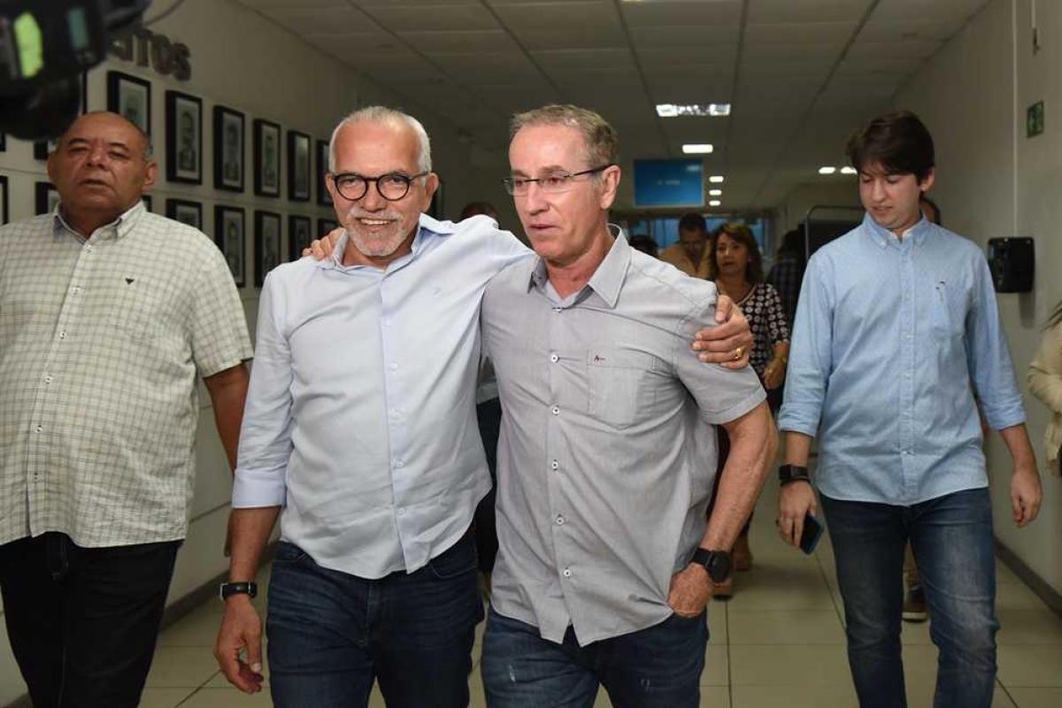 Edvaldo Nogueira reassume comando da Prefeitura de Aracaju (Foto: Ana Lícia Menezes/ PMA)