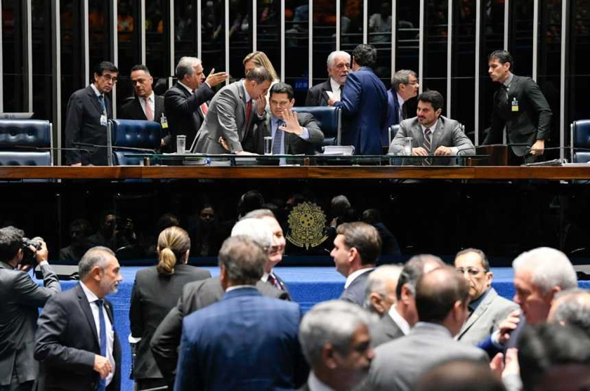 Além de criar um programa de revisão de benefícios previdenciários, o texto aprovado pelo Senado restringe o pagamento de auxílio-reclusão aos casos de cumprimento da pena em regime fechado (Foto: Jefferson Rudy/ Agência Senado)