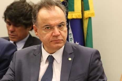 Relator da Reforma da Previdência, deputado Samuel Moreira, diz que melhor alternativa é manter estados e municípios na proposta (Foto de arquivo: Agência Brasil)