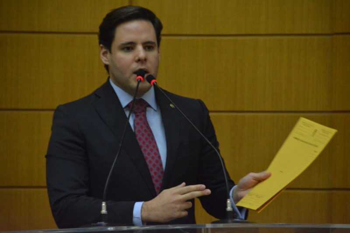 Rodrigo Valadares sugere transporte gratuito, seguro e de qualidade para universitários (Foto: Jadilson Simões/ Rede Alese)